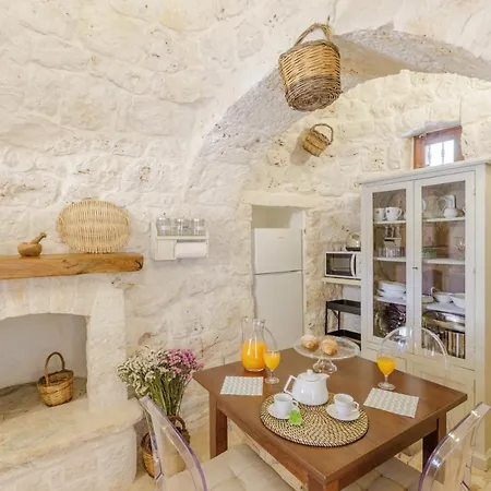 Trullo Quattro Carrini Con Piscina Nyaraló Ceglie Messapica