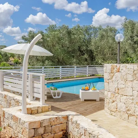 Nyaraló Trullo Quattro Carrini Con Piscina