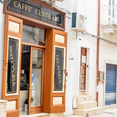 Trullo Quattro Carrini Con Piscina Nyaraló *