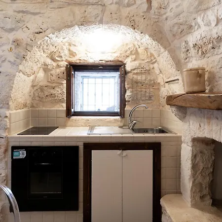 Trullo Quattro Carrini Con Piscina *