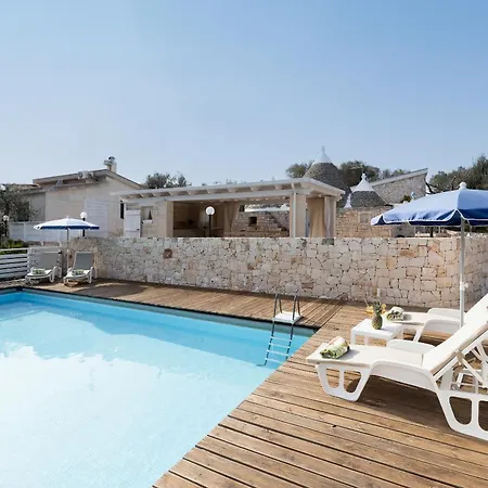 Trullo Quattro Carrini Con Piscina