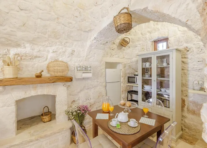 Trullo Quattro Carrini Con Piscina Vakantiehuis Ceglie Messapica
