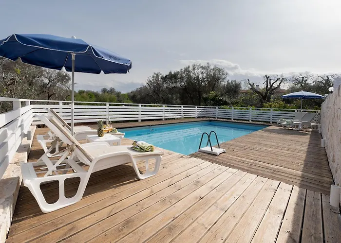 Trullo Quattro Carrini Con Piscina * Ceglie Messapica