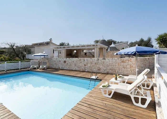 Trullo Quattro Carrini Con Piscina